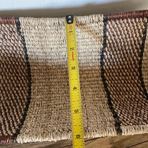 Basket-Vintage Ethiopian Handmade/woven Basket - Picture 6 of 7